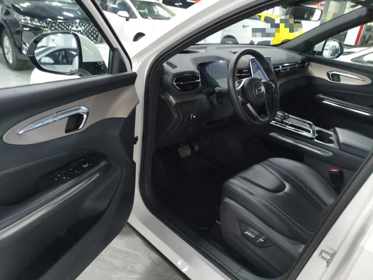 Bestune T90 2025 Dragon Edition 1.5T Comfort Model — миниатюра 21