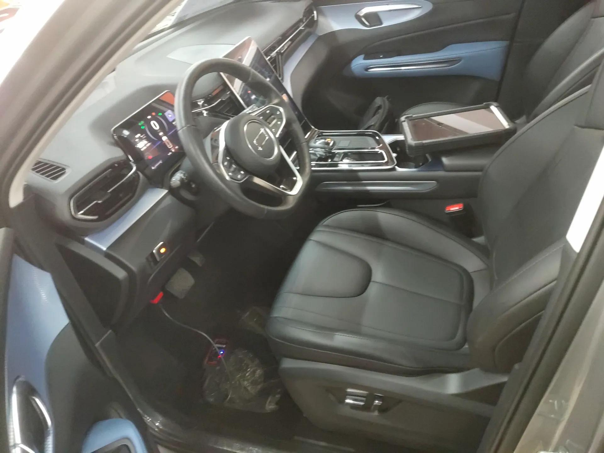 Bestune T90 2023 1.5T DCT Automatic Luxury Edition — миниатюра 17