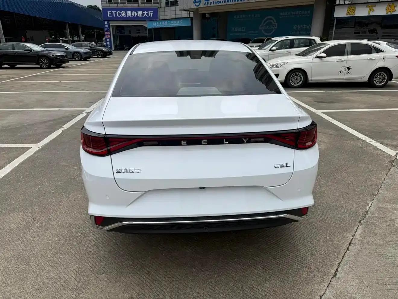 Geely Emgrand L 2022 1.4T CVT Supreme Edition — миниатюра 13