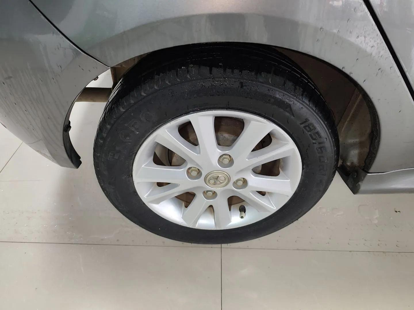 BAIC E Series 2012 Hatchback 1.5L Automatic Leshang Version — миниатюра 10