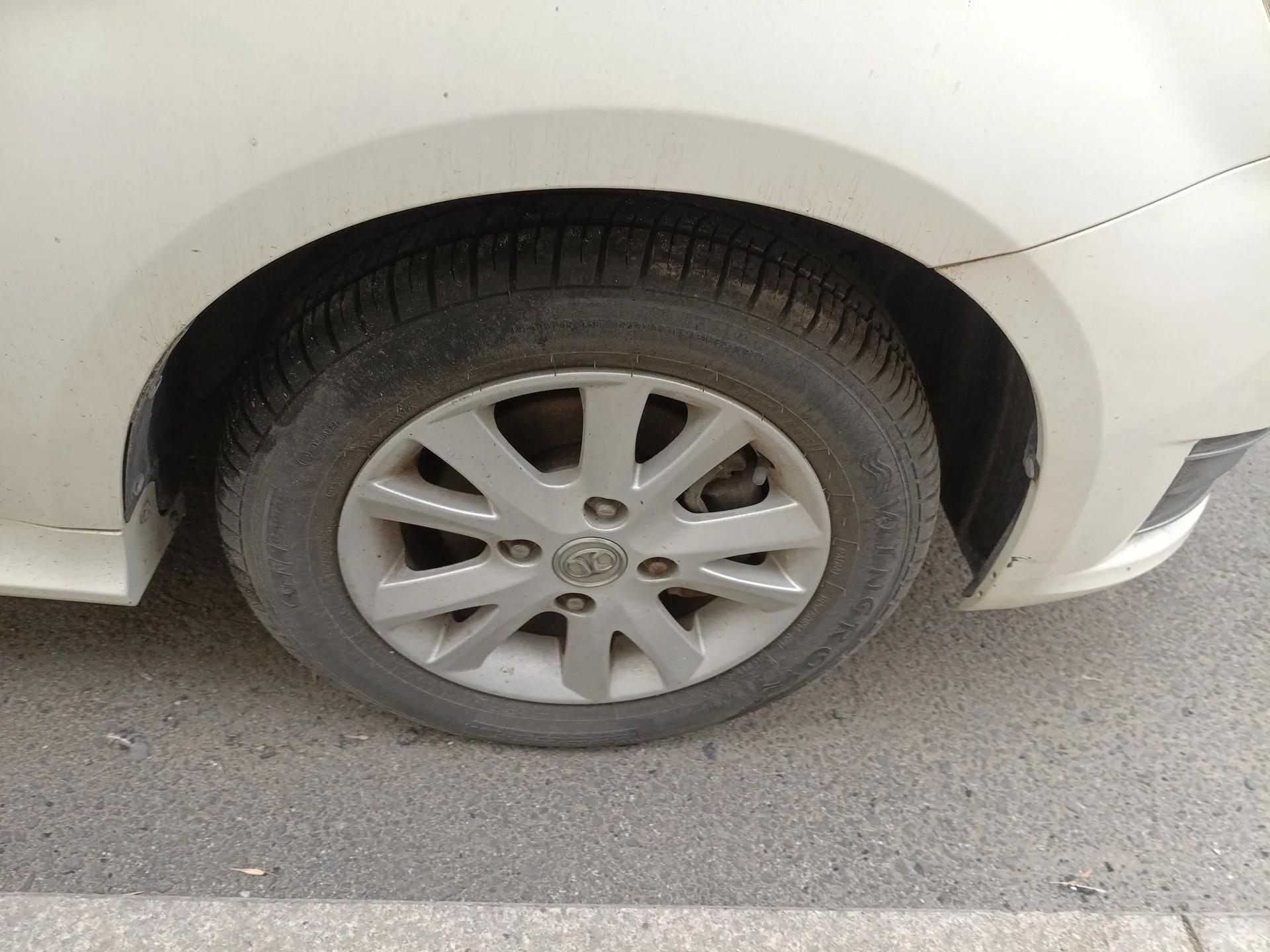 BAIC E Series 2012 Hatchback 1.5L Manual Leshang Version — миниатюра 8