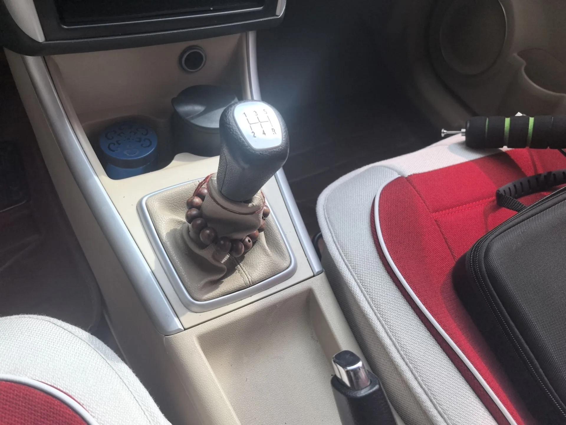 BAIC E Series 2012 Hatchback 1.3L Manual Liking Edition — миниатюра 15