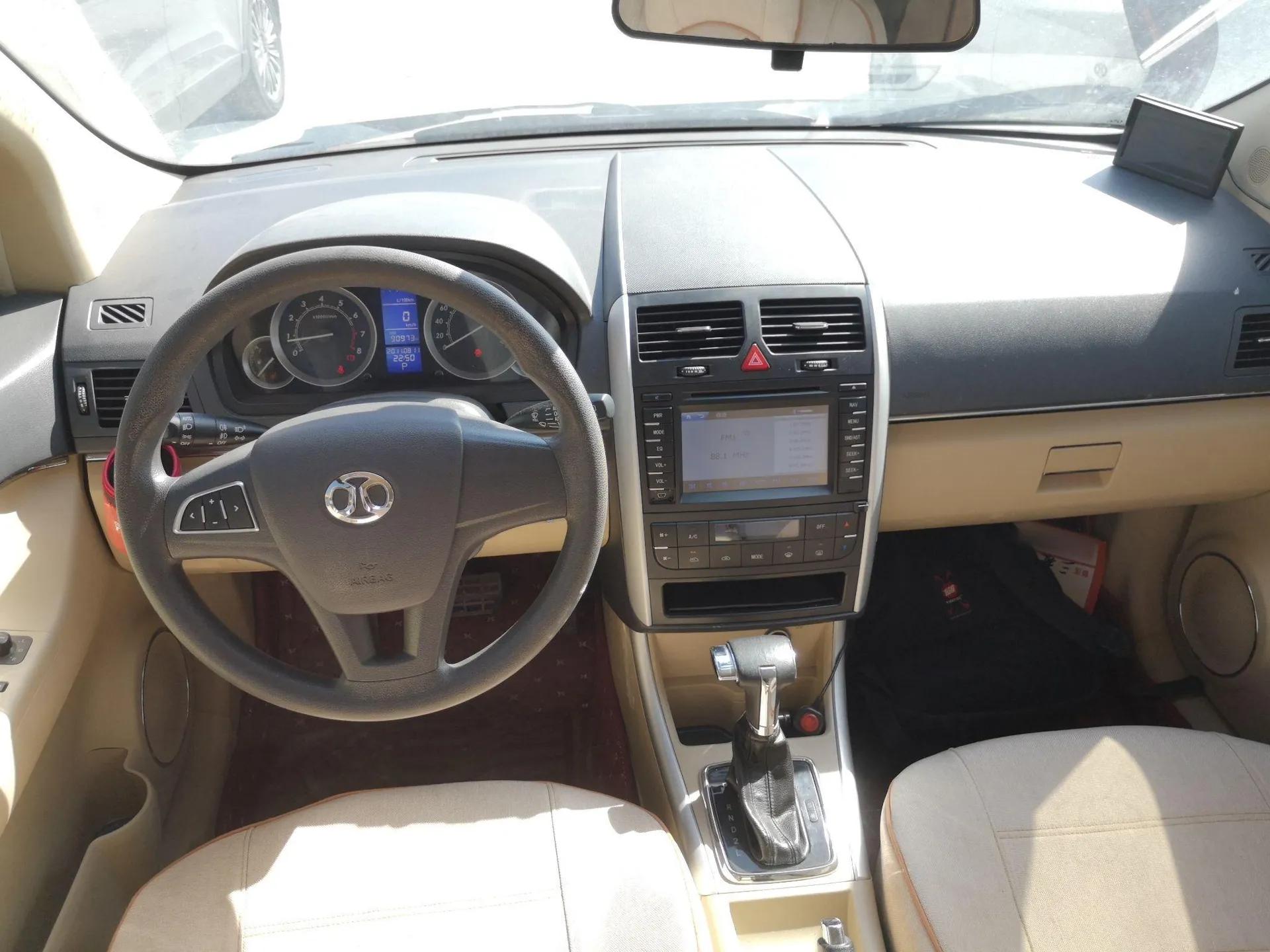 BAIC E Series 2012 Hatchback 1.5L Automatic Leshang Version — миниатюра 13