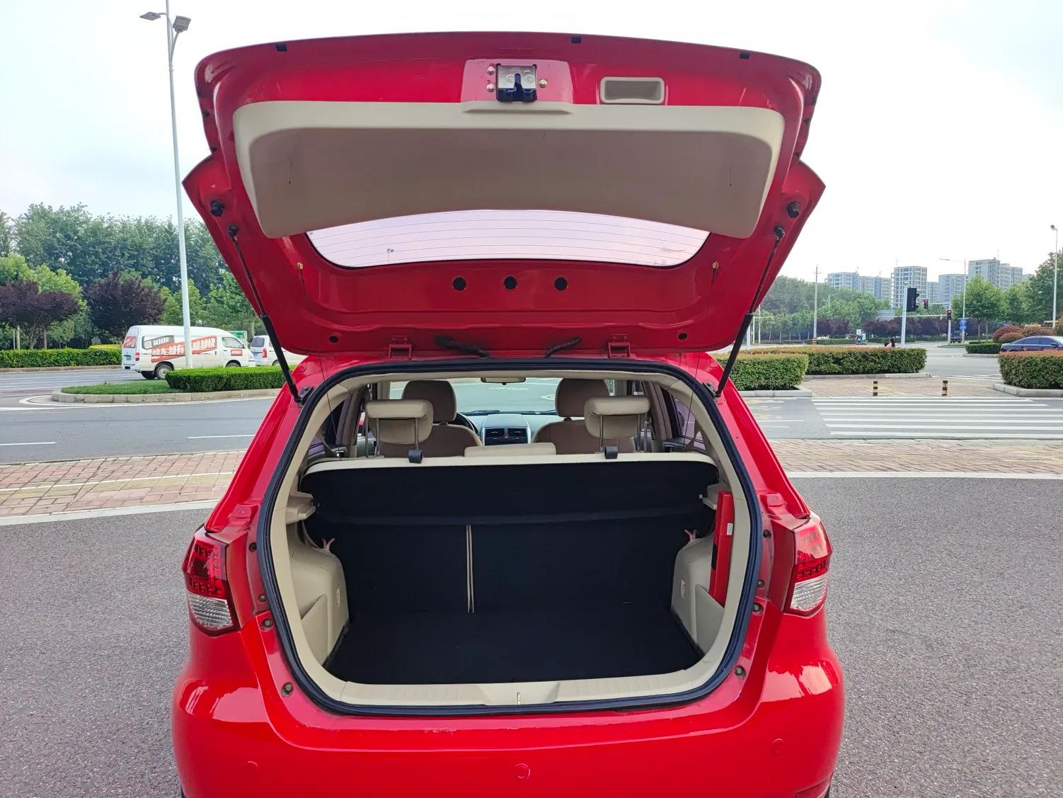 BAIC E Series 2012 Hatchback 1.5L Automatic Leshang Version — миниатюра 23