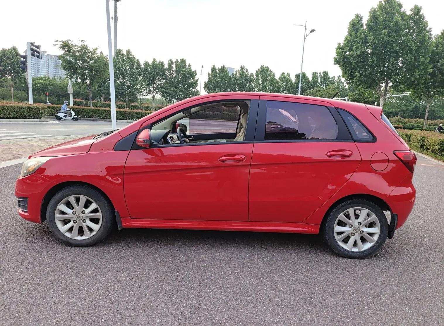 BAIC E Series 2012 Hatchback 1.5L Automatic Leshang Version — миниатюра 4