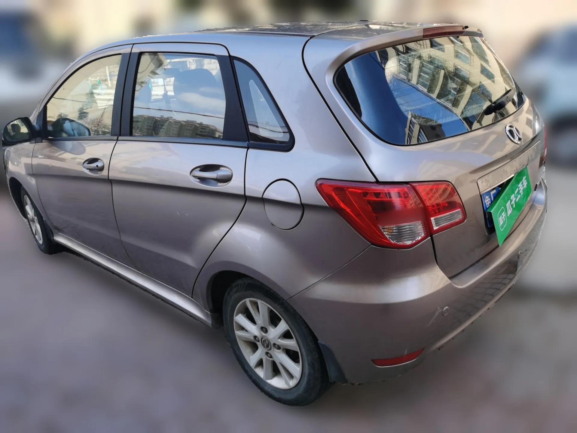 BAIC E Series 2012 Hatchback 1.5L Automatic Leshang Version — миниатюра 4
