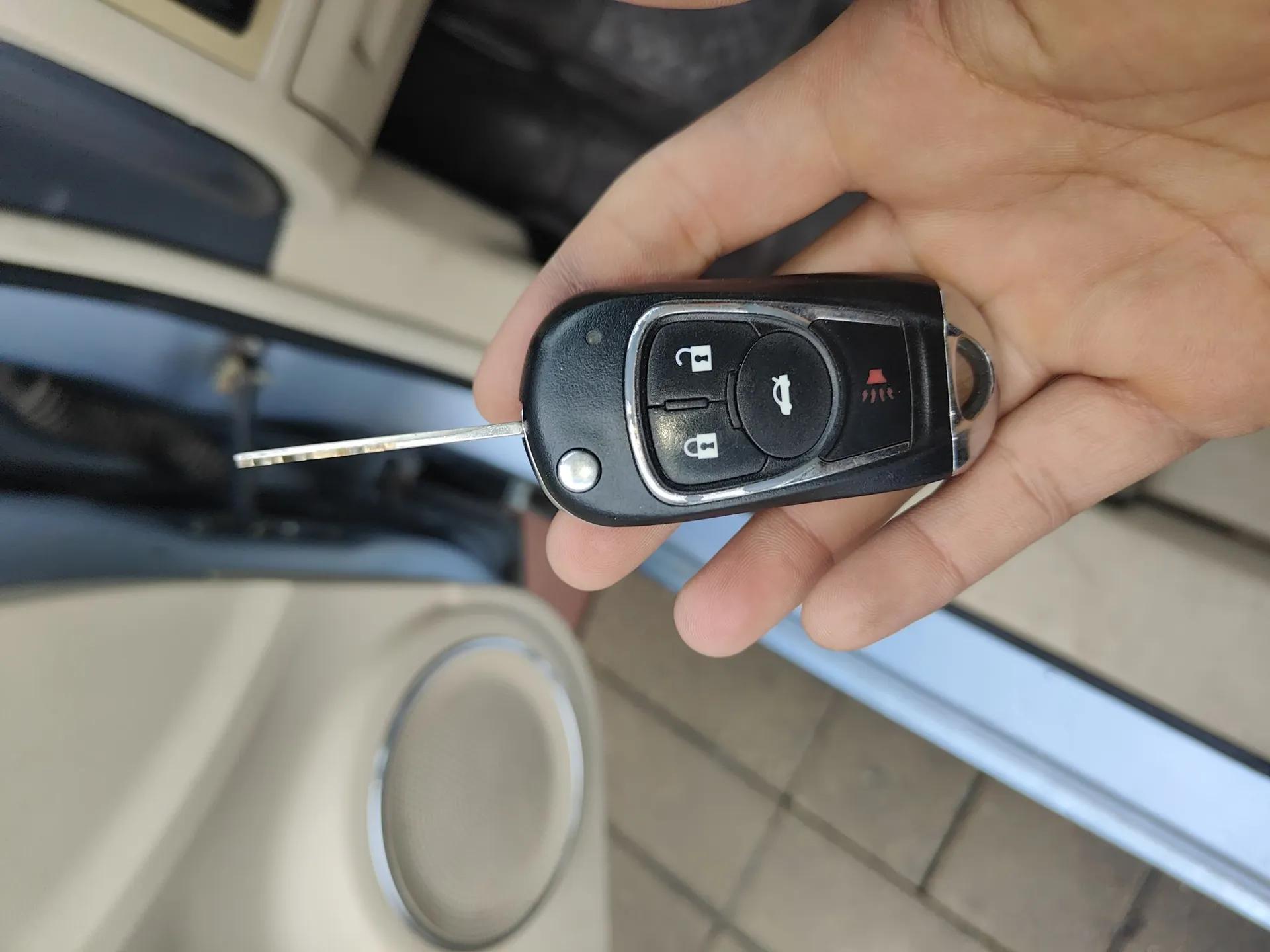 BAIC E Series 2012 Hatchback 1.5L Manual Leshang Version — миниатюра 9