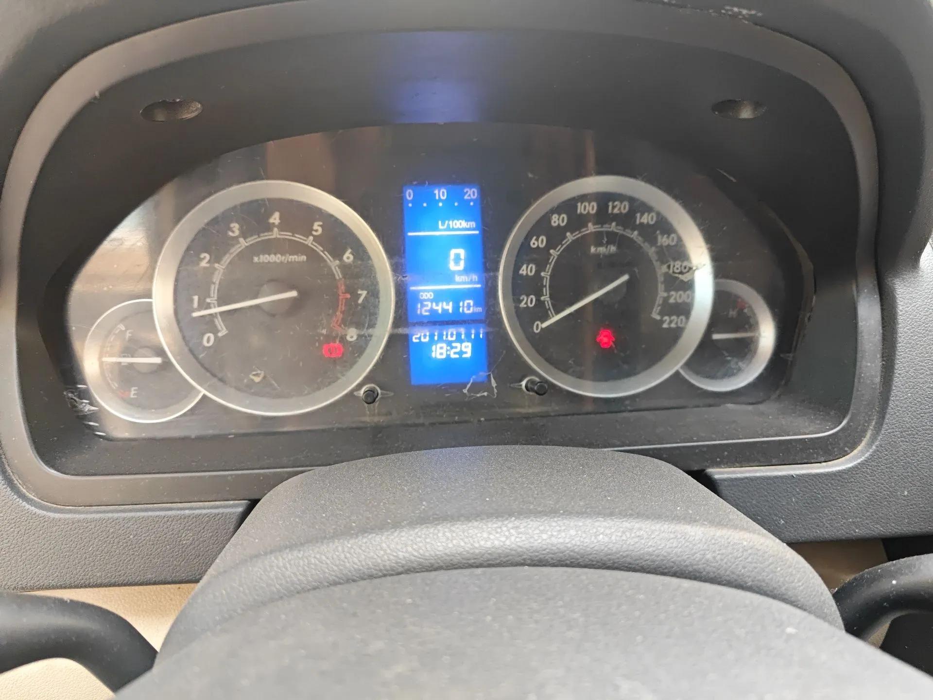BAIC E Series 2013 Sedan 1.3L Manual Special Offer Edition — миниатюра 12