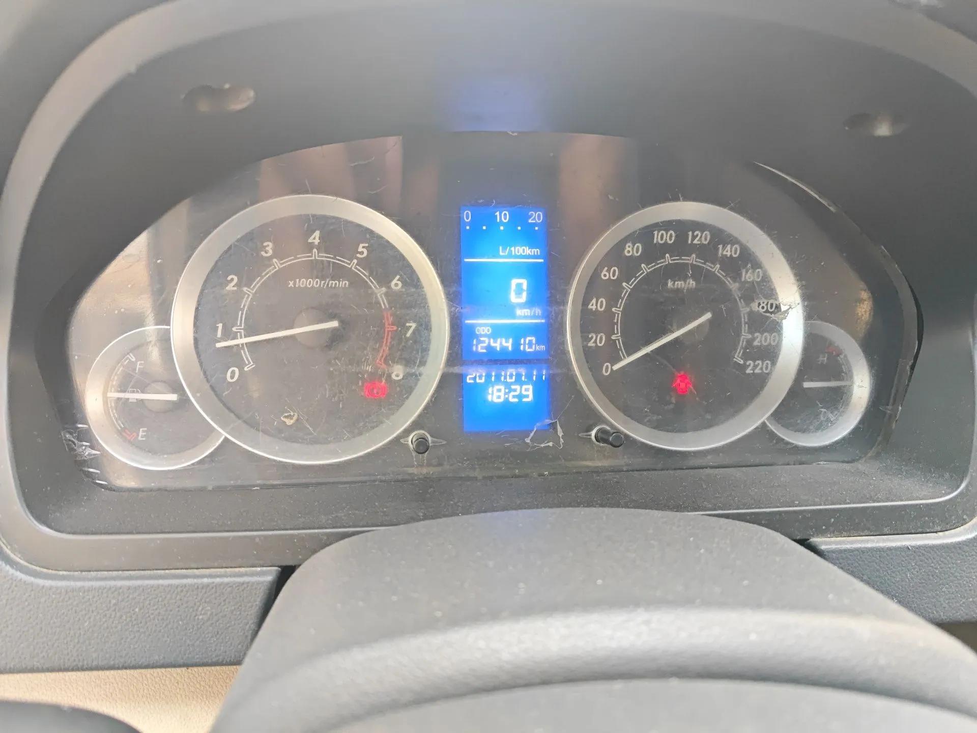 BAIC E Series 2013 Sedan 1.3L Manual Special Offer Edition — миниатюра 13