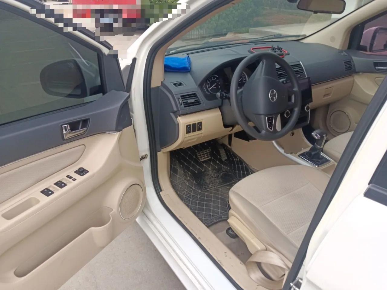 BAIC Senova D20 2015 Hatchback 1.5L Automatic Joyful Edition — миниатюра 17