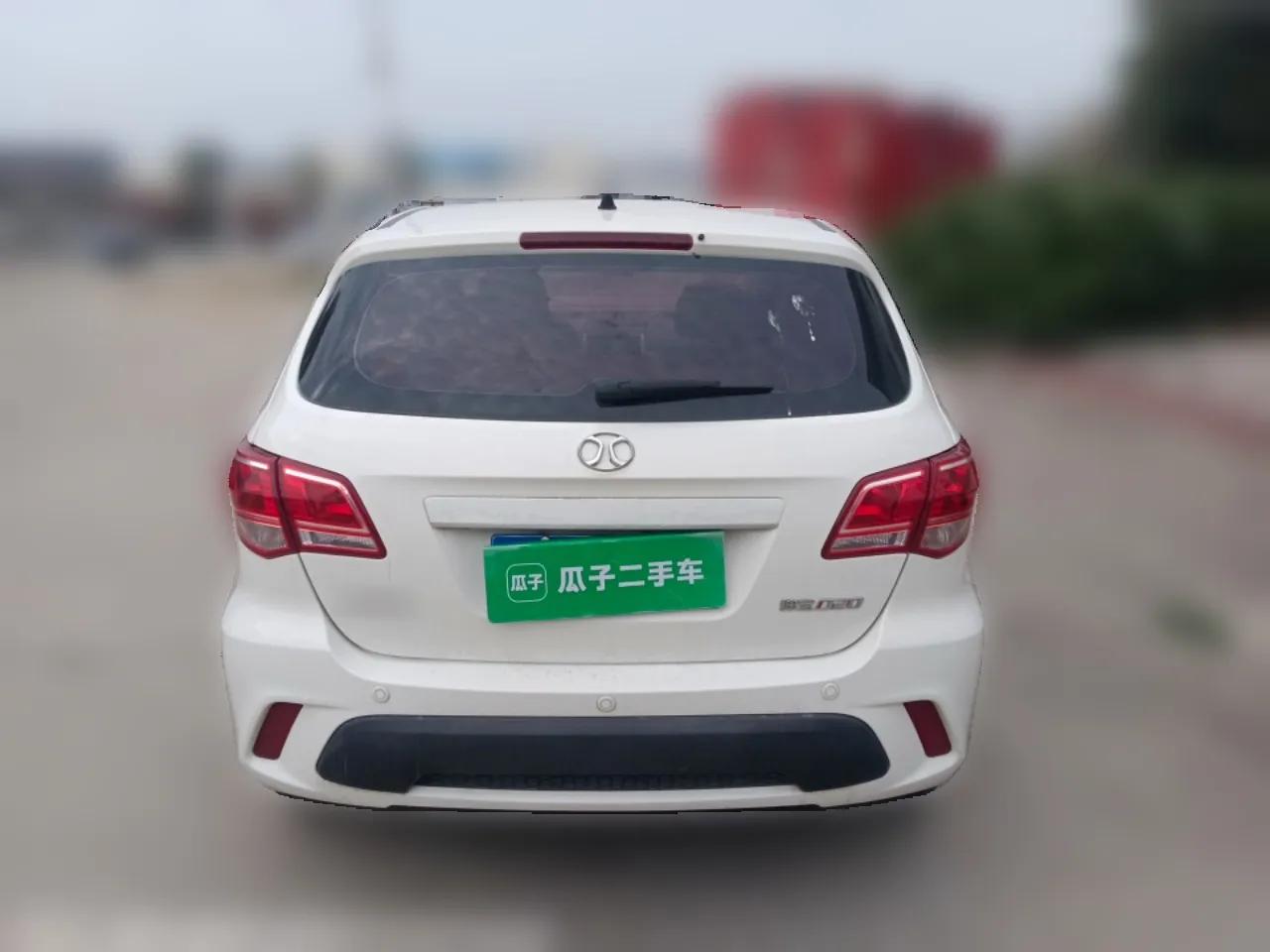 BAIC Senova D20 2015 Hatchback 1.5L Automatic Joyful Edition — миниатюра 5