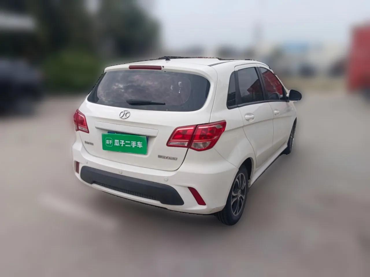 BAIC Senova D20 2015 Hatchback 1.5L Automatic Joyful Edition — миниатюра 6