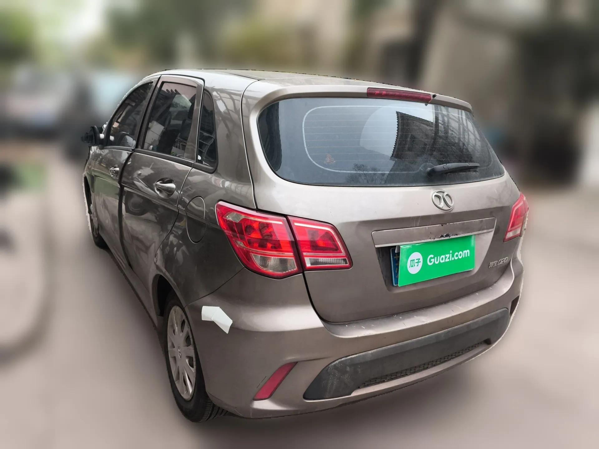 BAIC Senova D20 2015 Hatchback 1.3L Manual Joy Edition — миниатюра 4