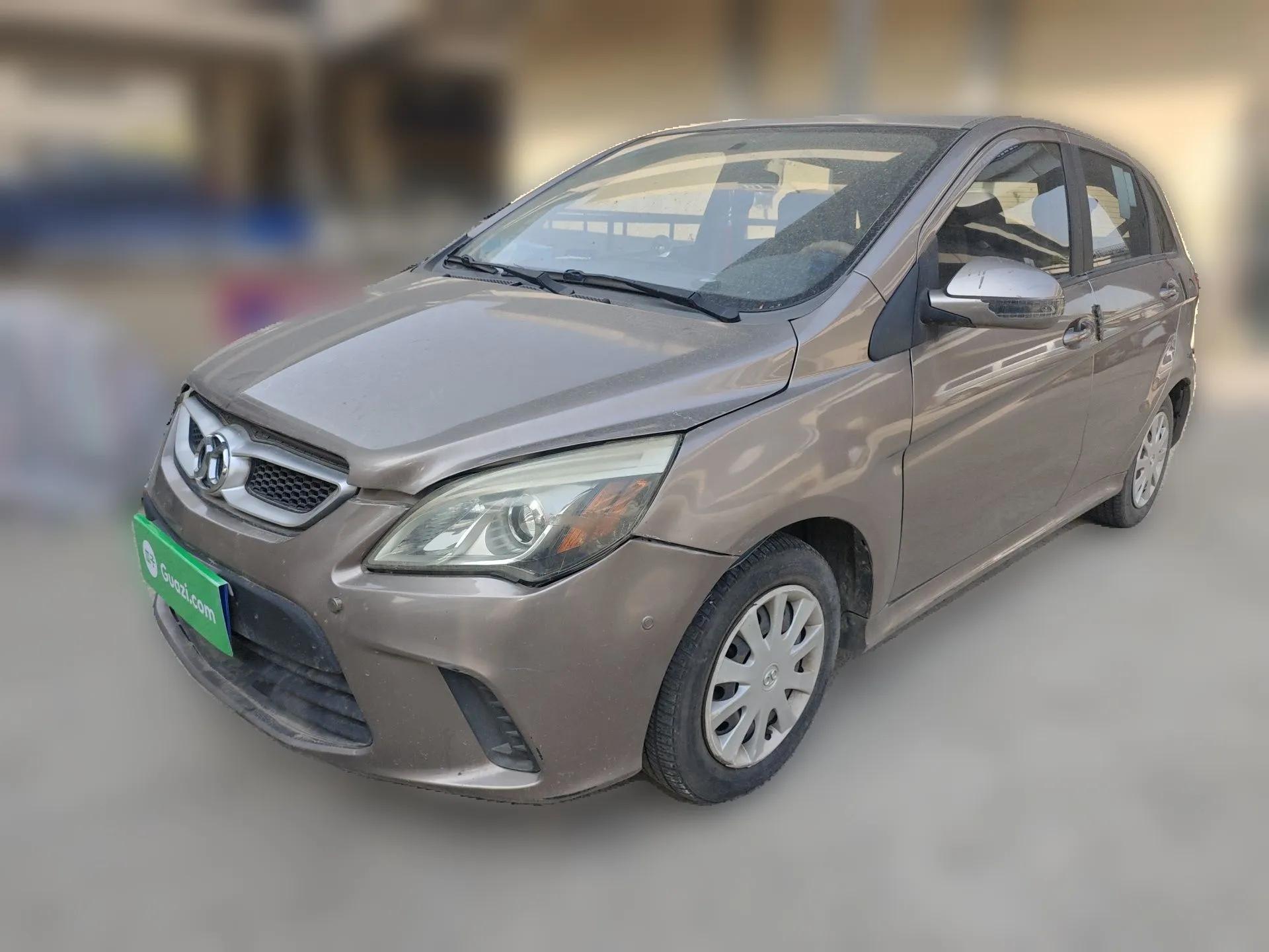BAIC Senova D20 2015 Hatchback 1.3L Manual Leisure Edition — миниатюра 1