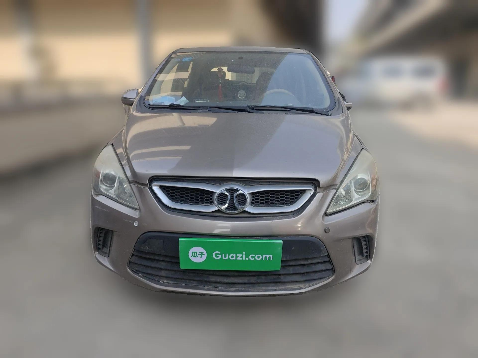 BAIC Senova D20 2015 Hatchback 1.3L Manual Leisure Edition — миниатюра 2