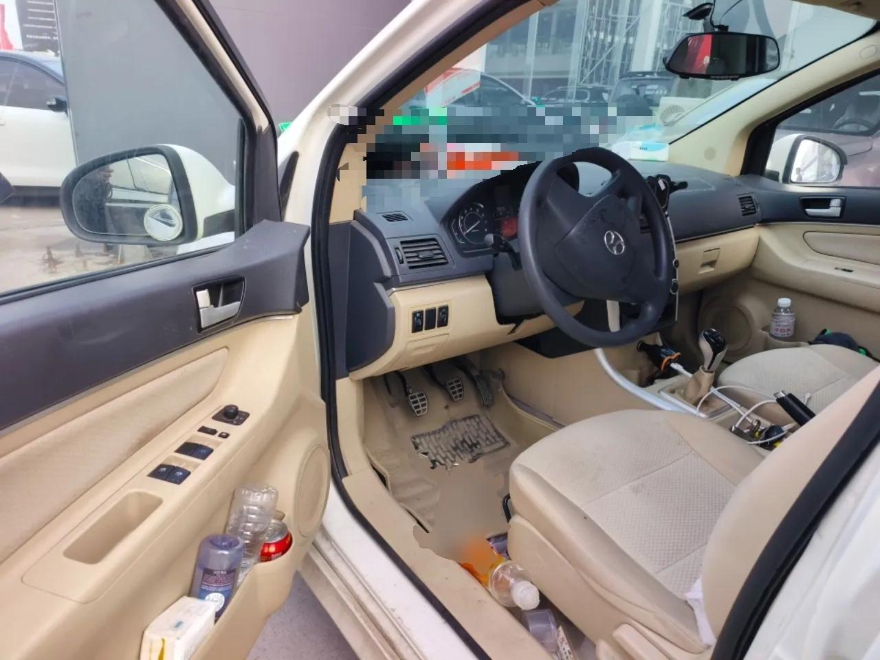 BAIC Senova D20 2015 Hatchback 1.3L Manual Leisure Edition — миниатюра 17