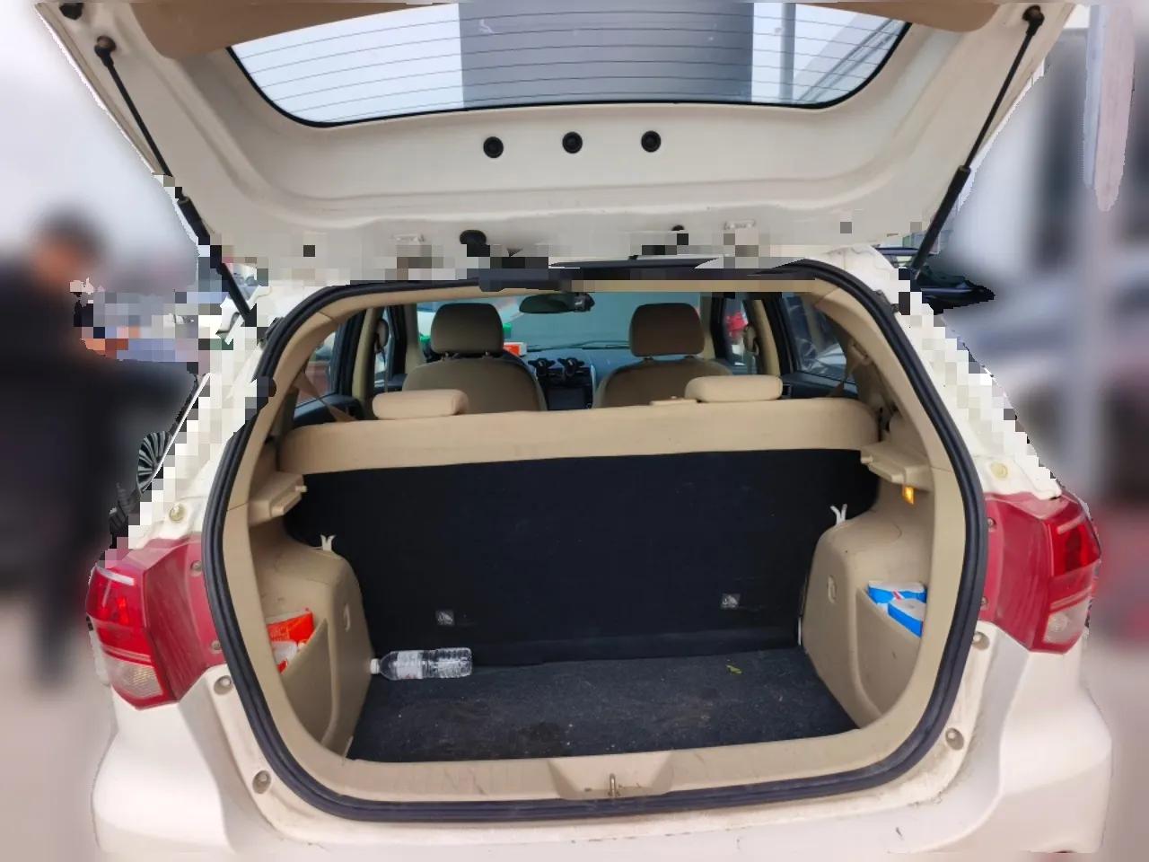 BAIC Senova D20 2015 Hatchback 1.3L Manual Leisure Edition — миниатюра 20