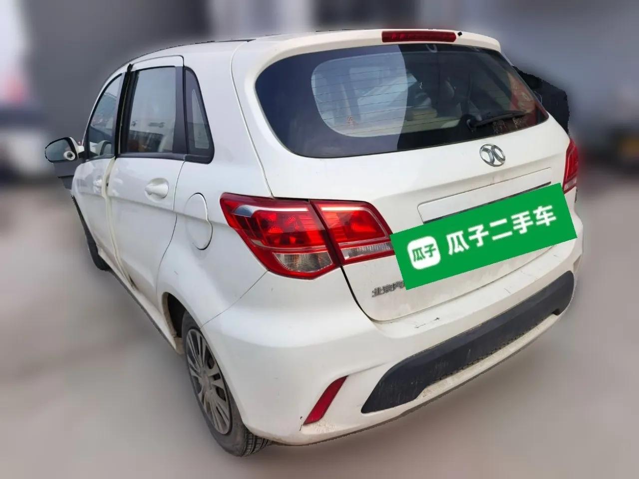 BAIC Senova D20 2015 Hatchback 1.3L Manual Leisure Edition — миниатюра 4