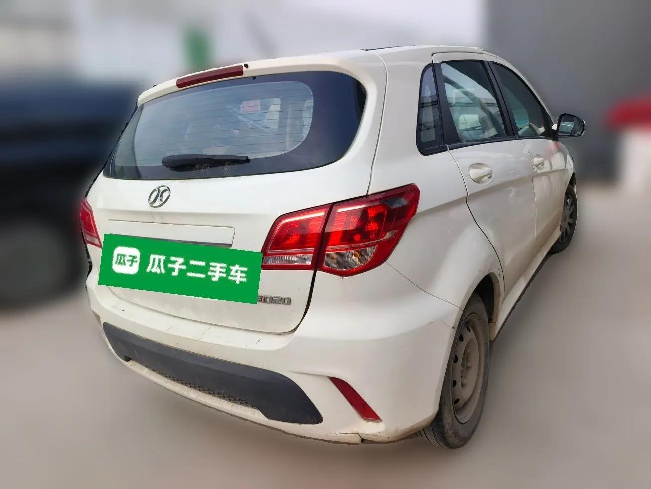 BAIC Senova D20 2015 Hatchback 1.3L Manual Leisure Edition — миниатюра 6