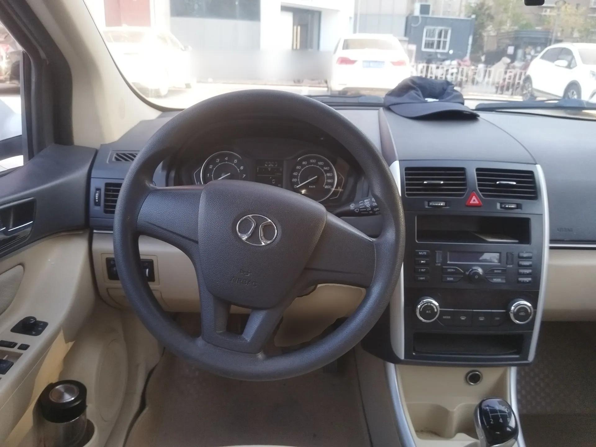 BAIC Senova D20 2015 Hatchback 1.3L Manual Joy Edition — миниатюра 11