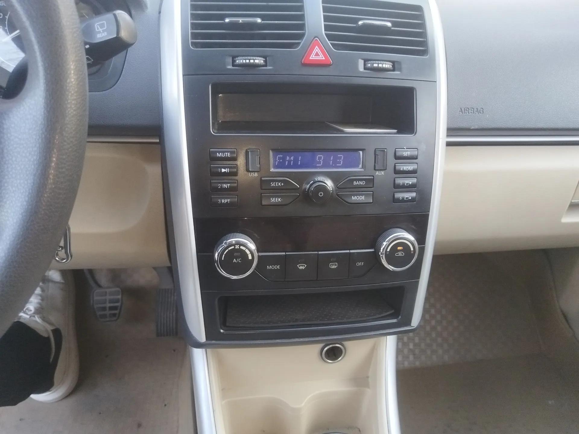 BAIC Senova D20 2015 Hatchback 1.3L Manual Joy Edition — миниатюра 14