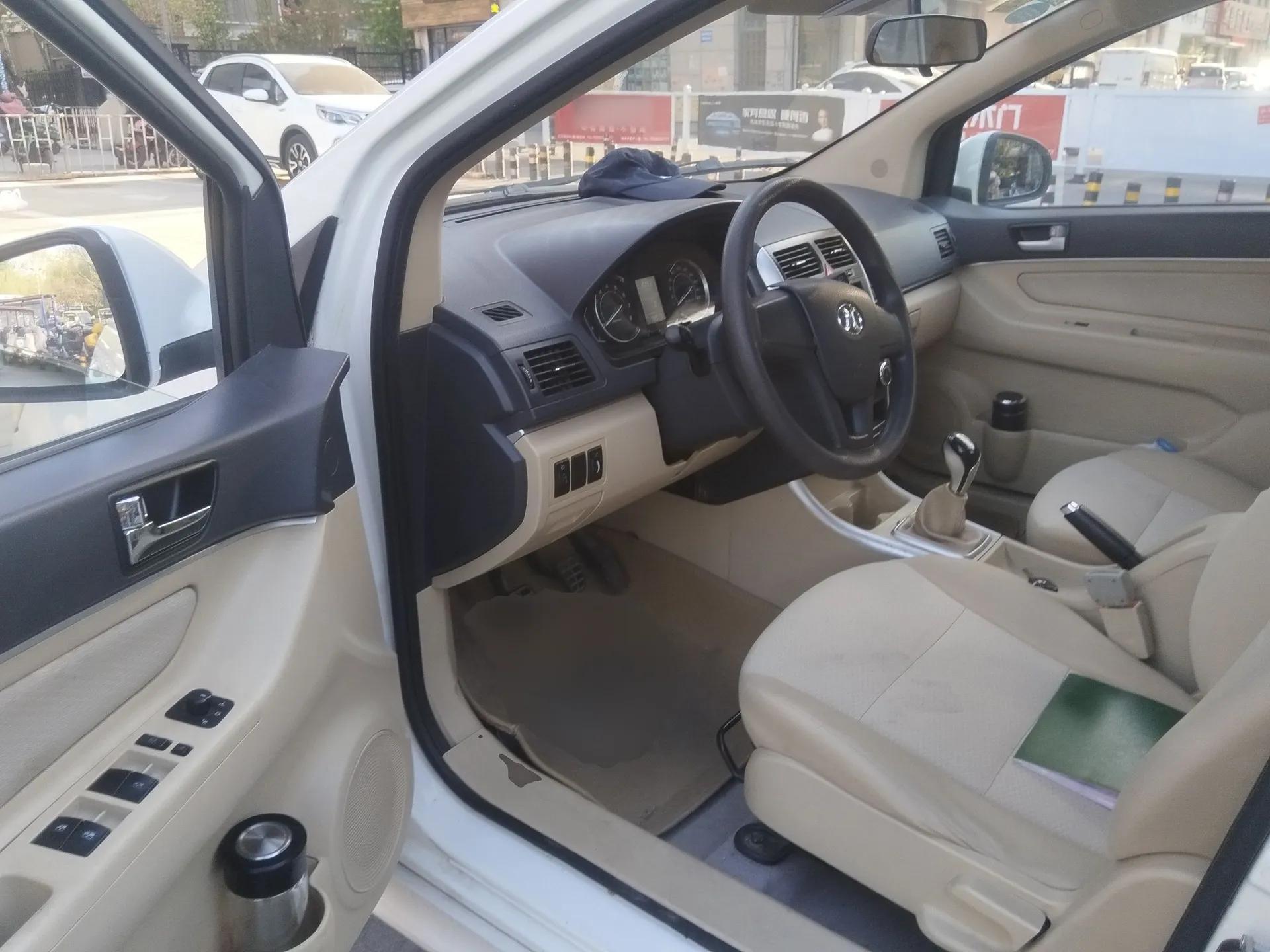 BAIC Senova D20 2015 Hatchback 1.3L Manual Joy Edition — миниатюра 17