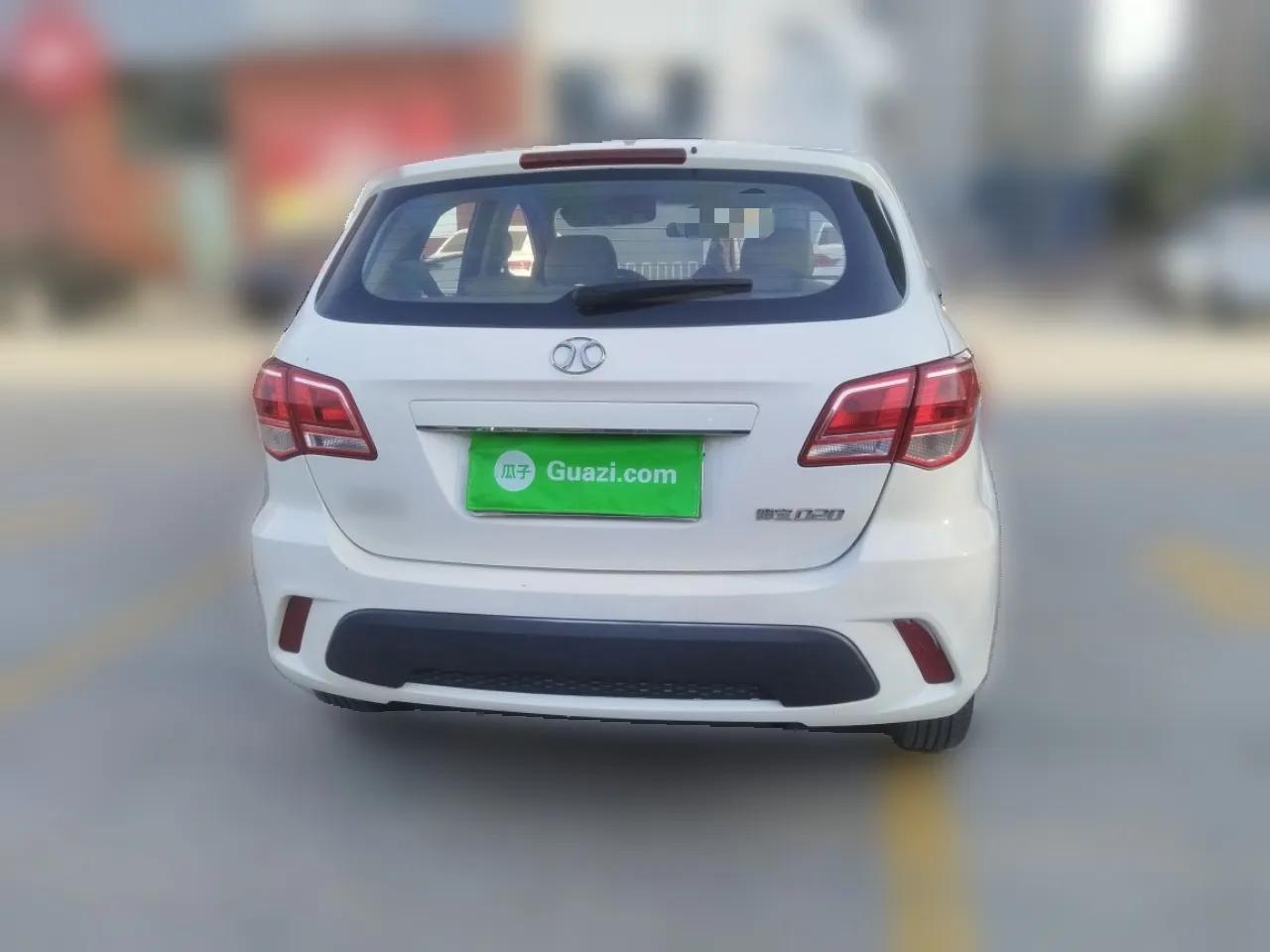 BAIC Senova D20 2015 Hatchback 1.3L Manual Joy Edition — миниатюра 5