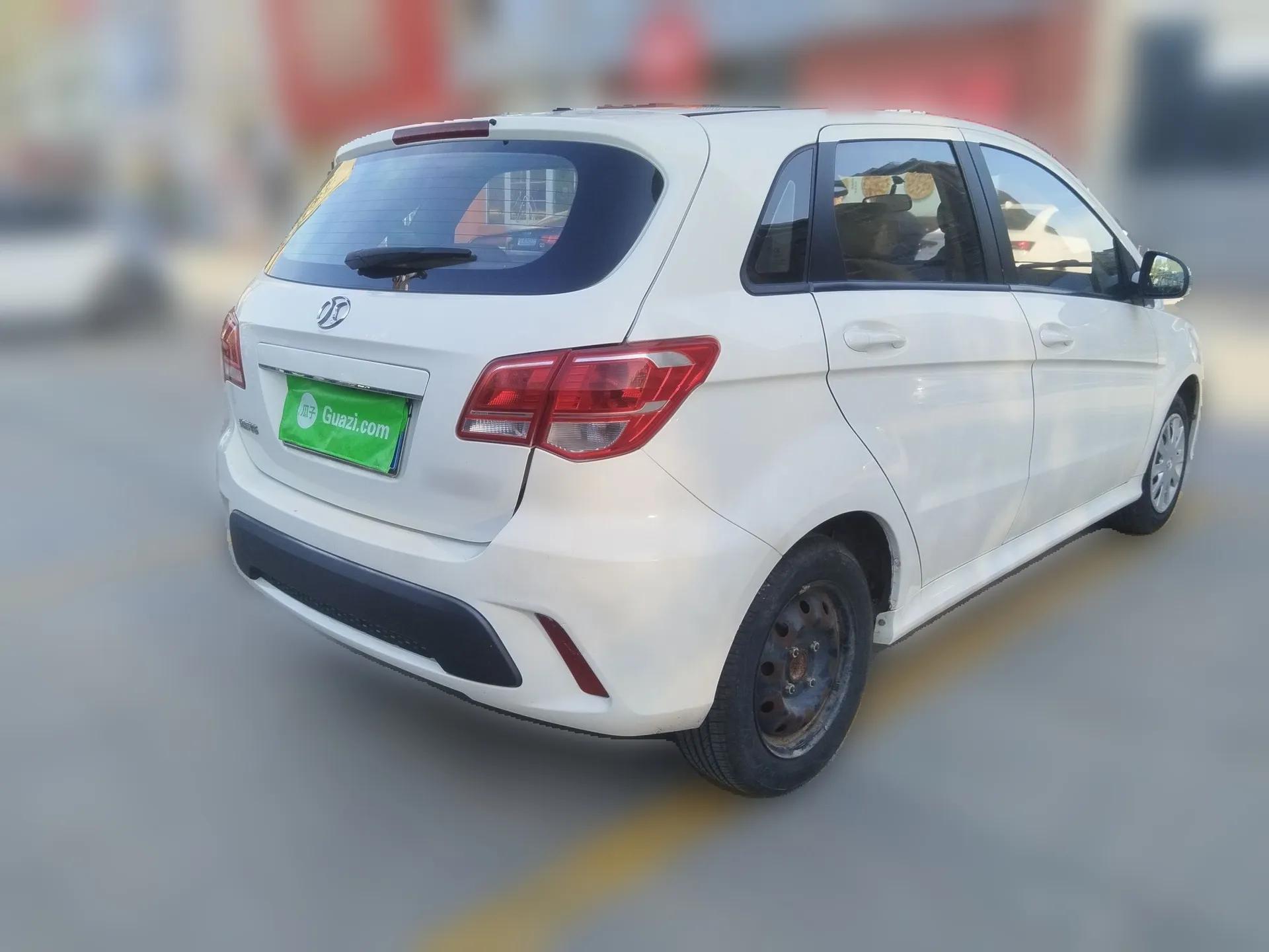 BAIC Senova D20 2015 Hatchback 1.3L Manual Joy Edition — миниатюра 6