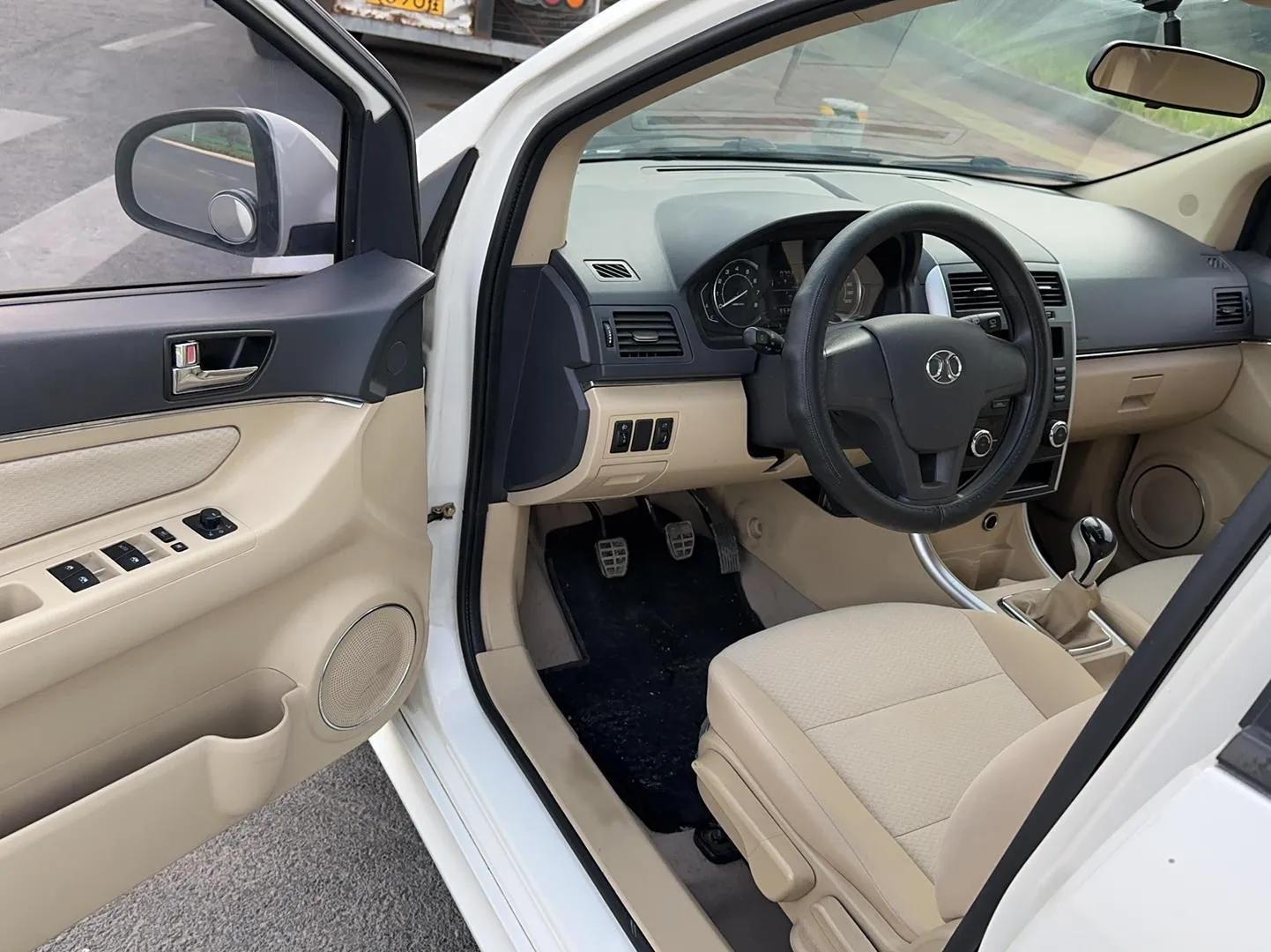 BAIC Senova D20 2015 Hatchback 1.5L Manual Lotte Edition — миниатюра 20