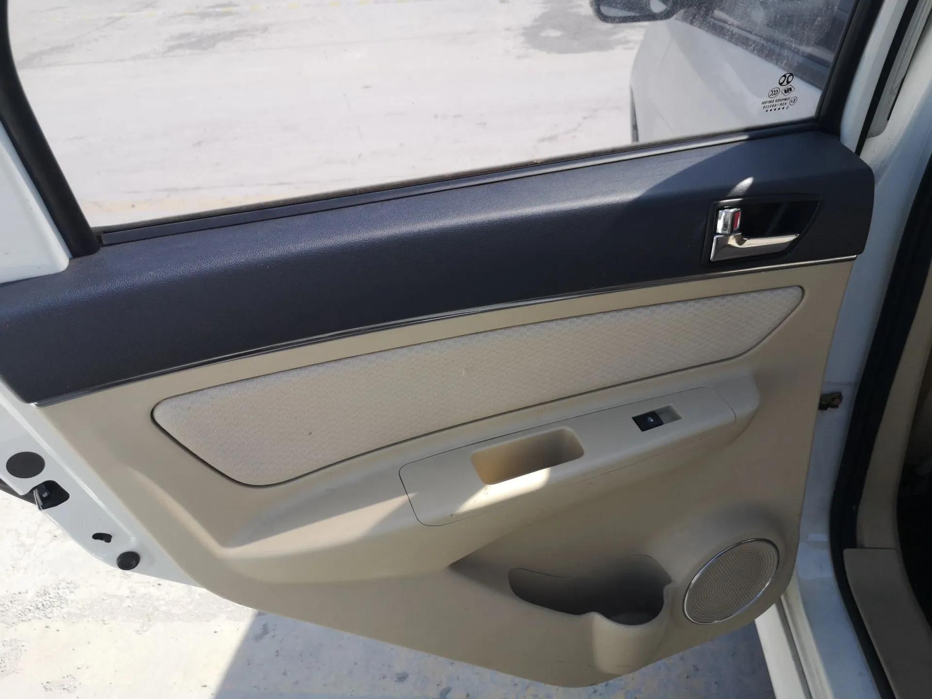 BAIC Senova D20 2015 Hatchback 1.5L Manual Lotte Edition — миниатюра 28