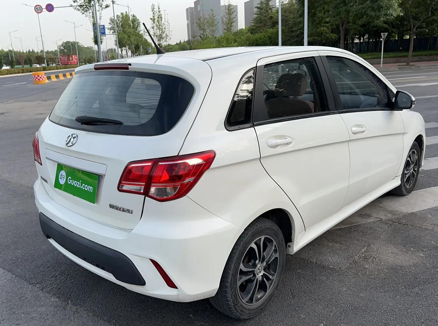 BAIC Senova D20 2015 Hatchback 1.5L Manual Lotte Edition — миниатюра 6