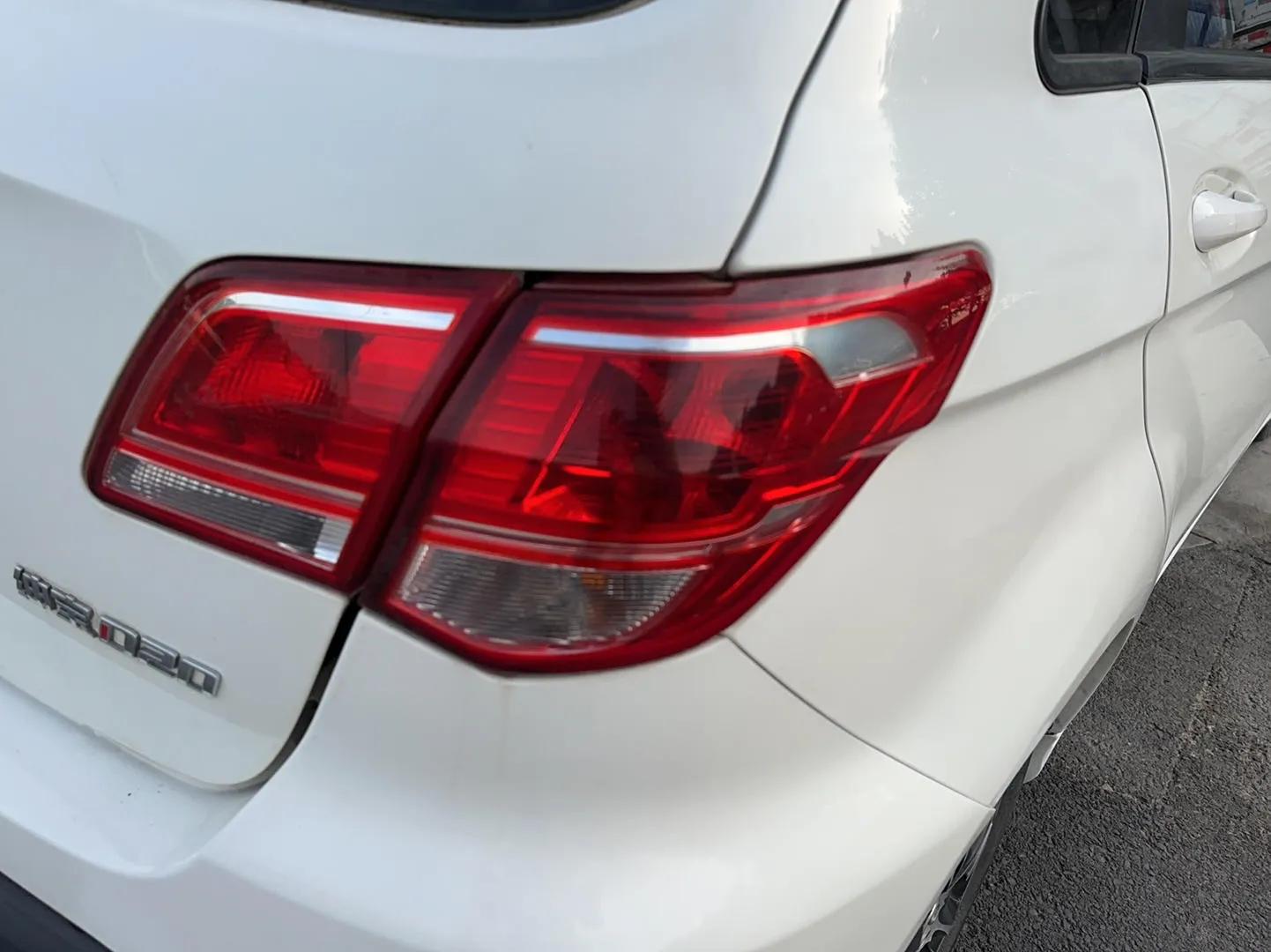 BAIC Senova D20 2015 Hatchback 1.5L Manual Lotte Edition — миниатюра 7