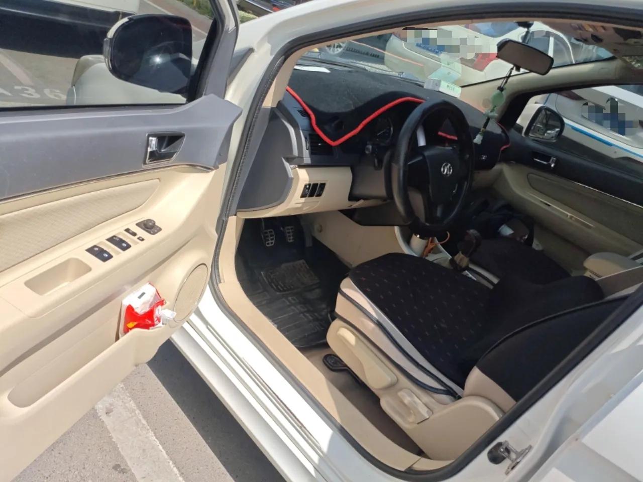 BAIC Senova D20 2015 Hatchback 1.5L Manual Lotte Edition — миниатюра 17