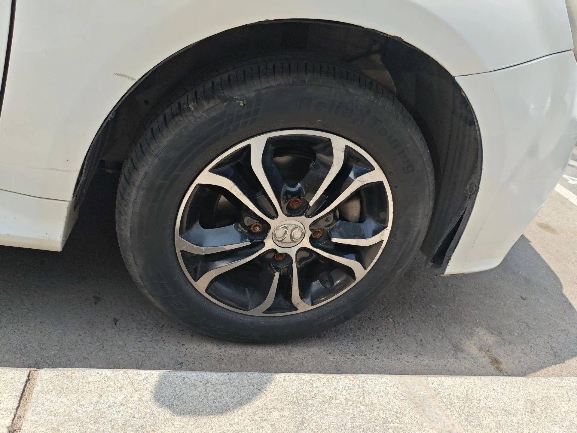 BAIC Senova D20 2015 Hatchback 1.5L Manual Lotte Edition — миниатюра 8