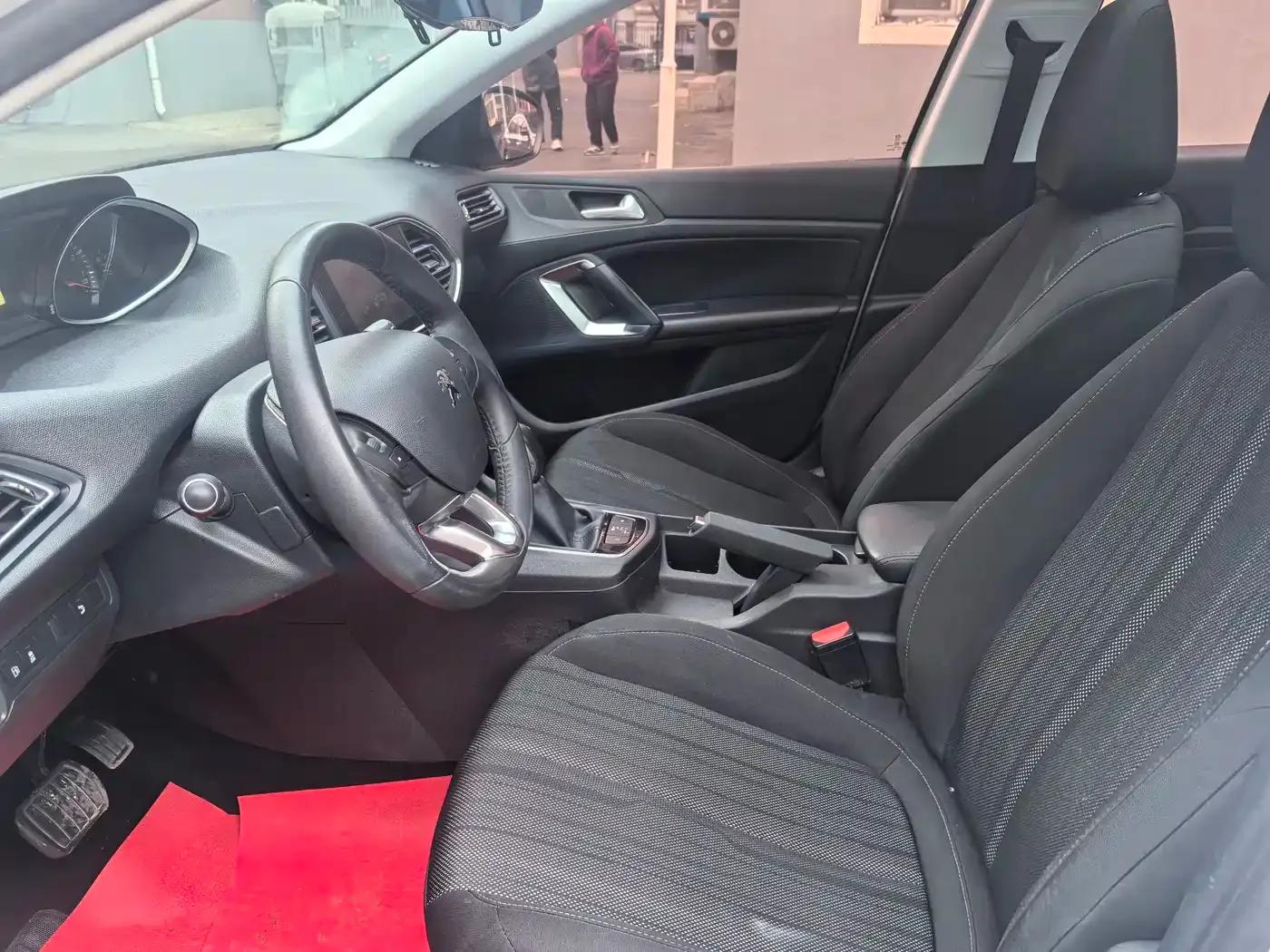 Peugeot 308S 2015 1.2T Automatic Sporty Edition — миниатюра 12