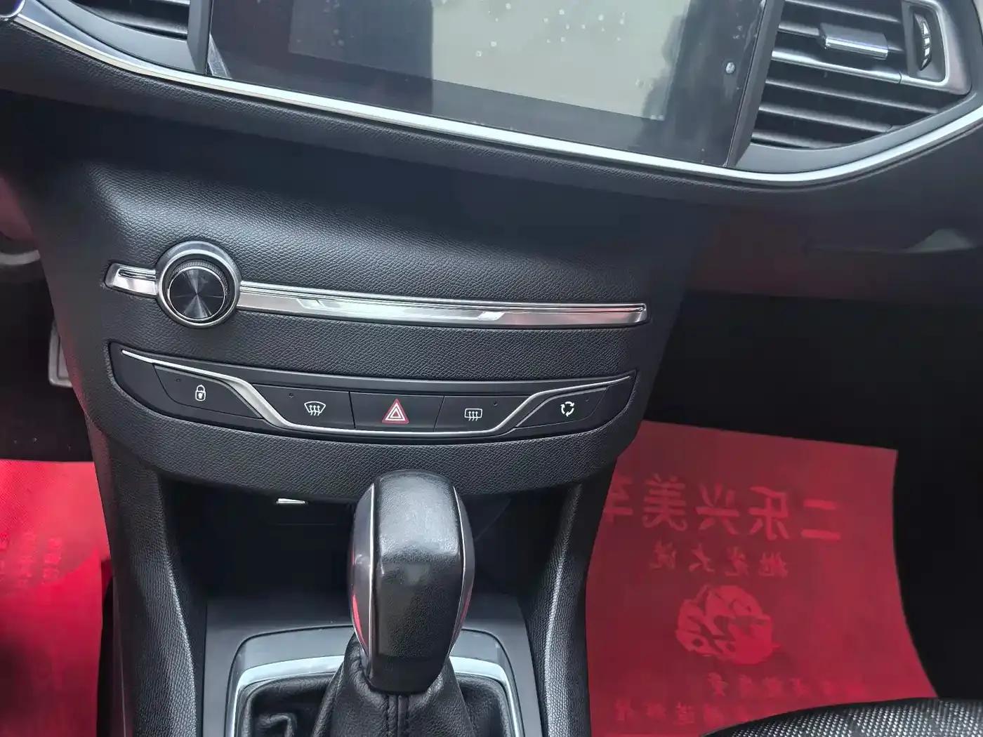 Peugeot 308S 2015 1.2T Automatic Sporty Edition — миниатюра 16