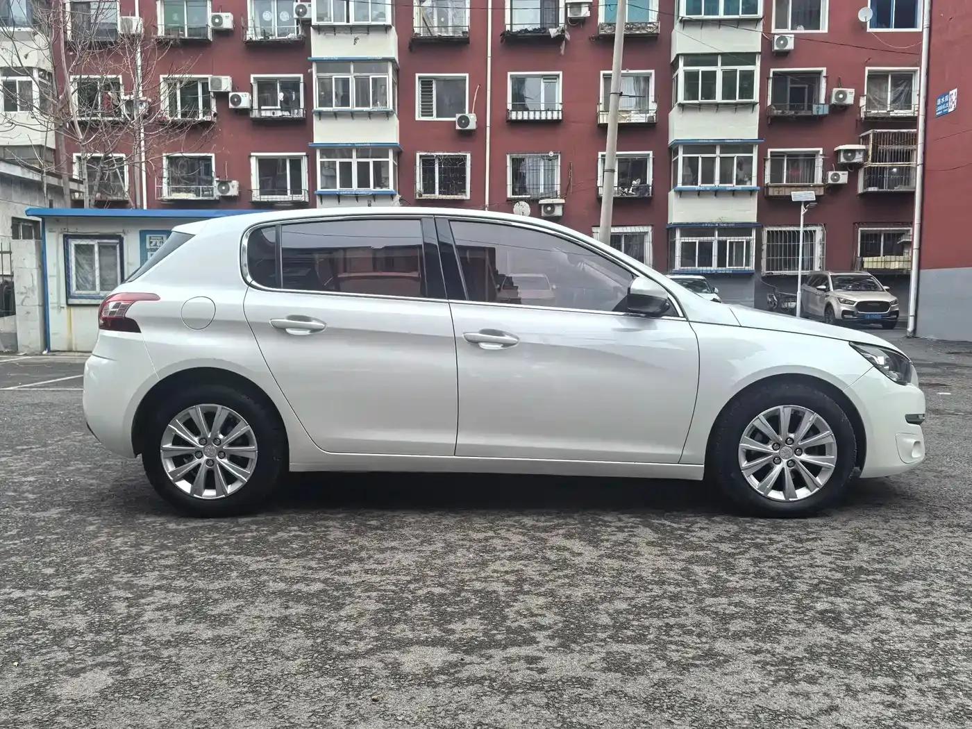 Peugeot 308S 2015 1.2T Automatic Sporty Edition — миниатюра 4