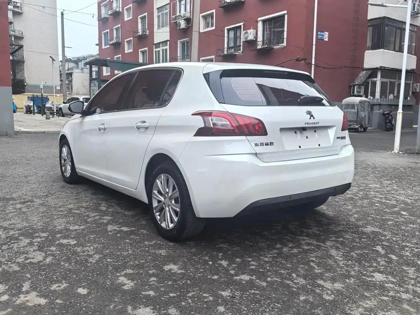 Peugeot 308S 2015 1.2T Automatic Sporty Edition — миниатюра 7