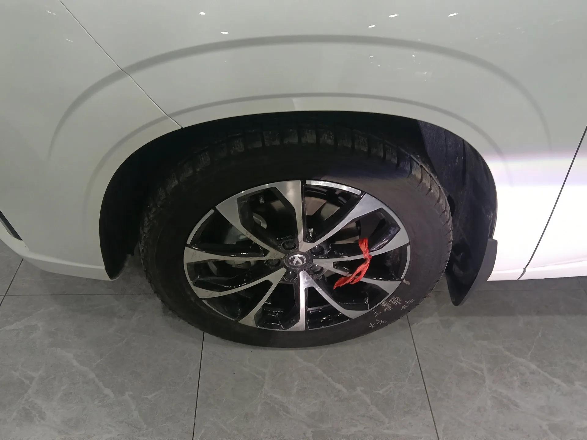 CHANGAN UNI-Z New Energy 2024 Blue Whale Smart Electric iDD 125km Beyond Edition — миниатюра 8