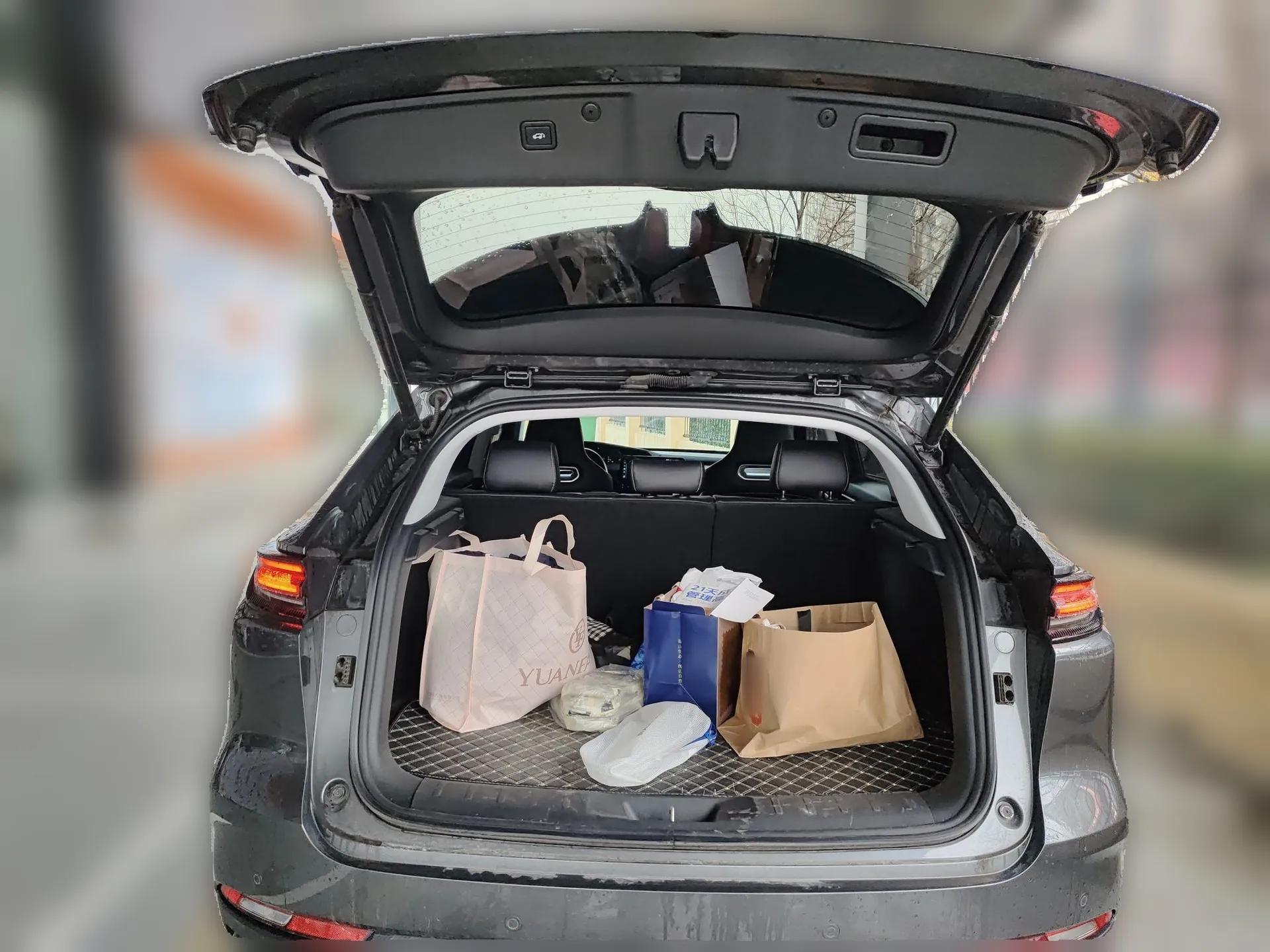 CHANGAN UNI-K iDD 2023 Zhidian iDD 1.5T 135km Smart & Fun Model — миниатюра 20