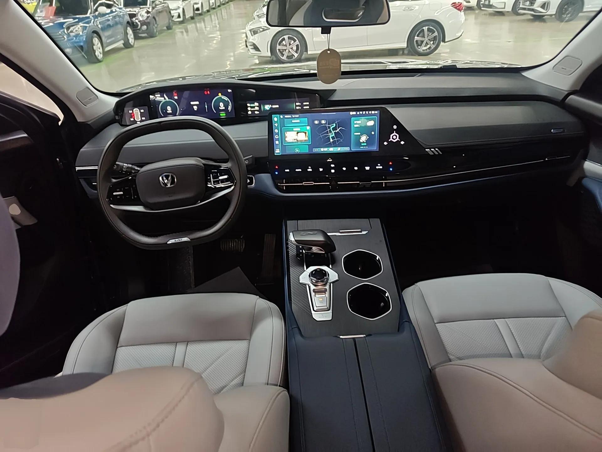 CHANGAN UNI-K iDD 2024 Smart Electric iDD 1.5T 135km Smart Enjoyment Model — миниатюра 13