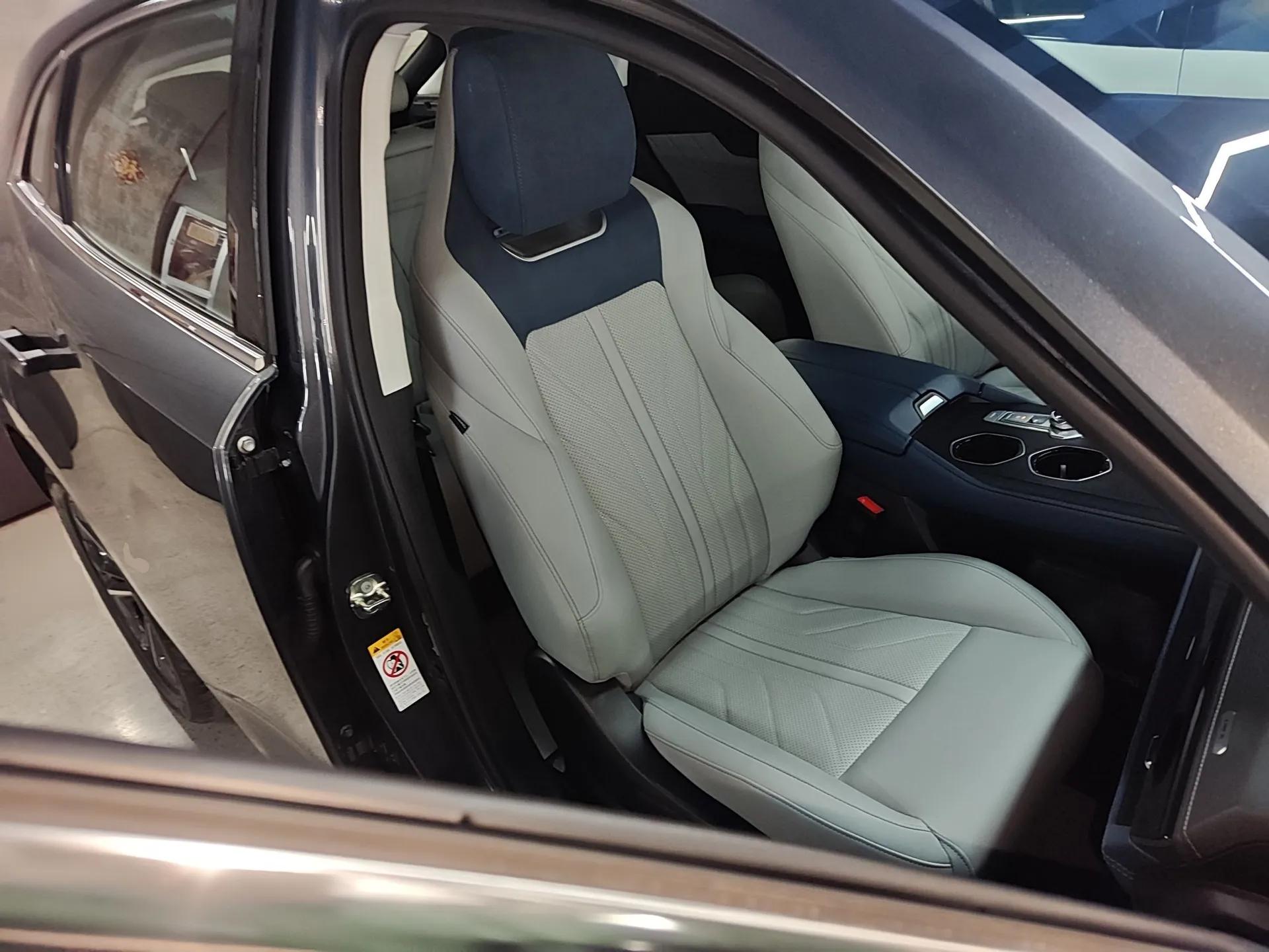 CHANGAN UNI-K iDD 2024 Smart Electric iDD 1.5T 135km Smart Enjoyment Model — миниатюра 23