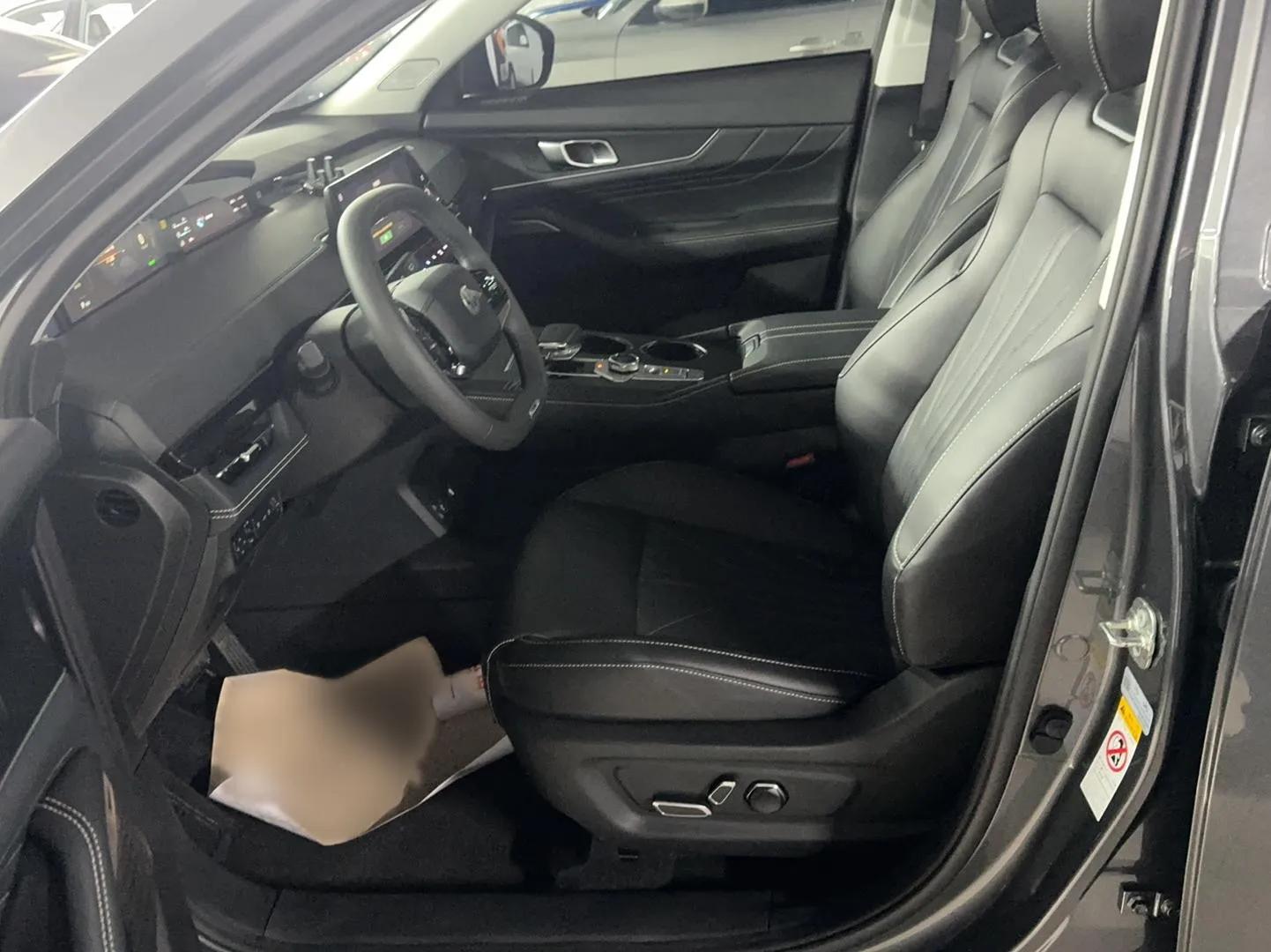 CHANGAN UNI-K iDD 2023 Zhidian iDD 1.5T 135km Smart & Fun Model — миниатюра 14