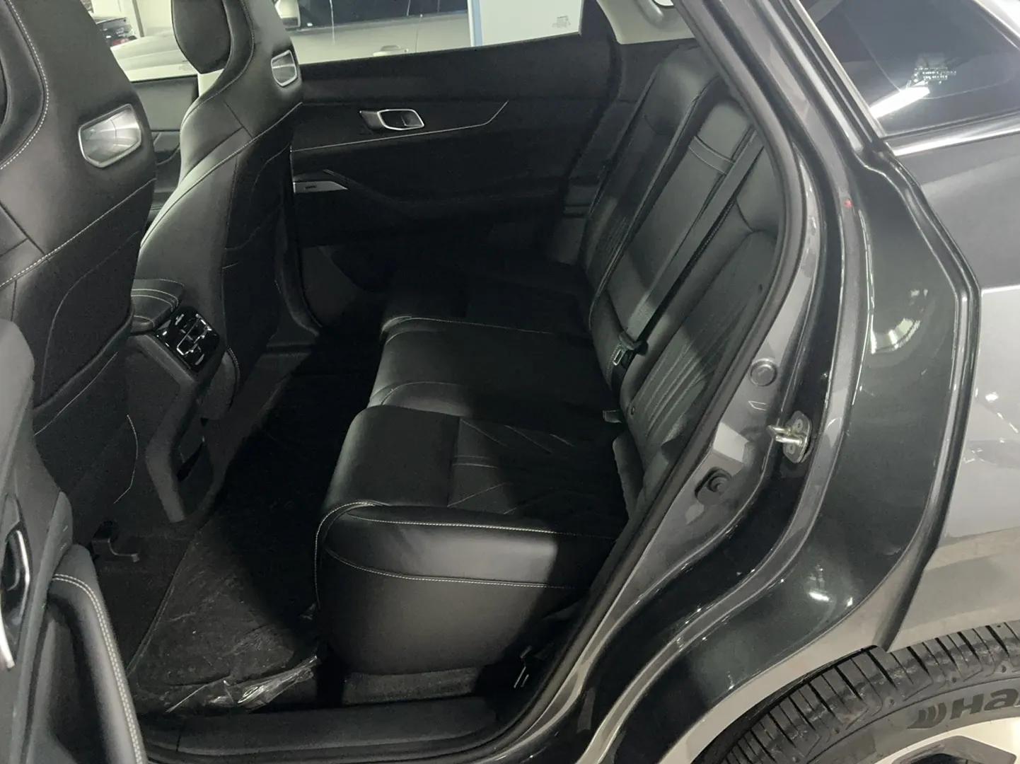 CHANGAN UNI-K iDD 2023 Zhidian iDD 1.5T 135km Smart & Fun Model — миниатюра 17