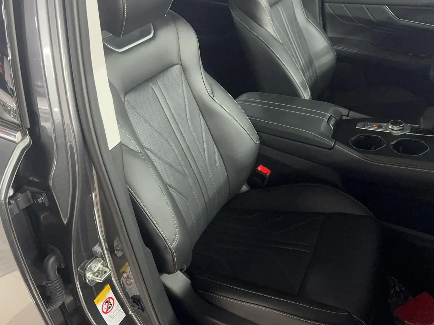 CHANGAN UNI-K iDD 2023 Zhidian iDD 1.5T 135km Smart & Fun Model — миниатюра 8