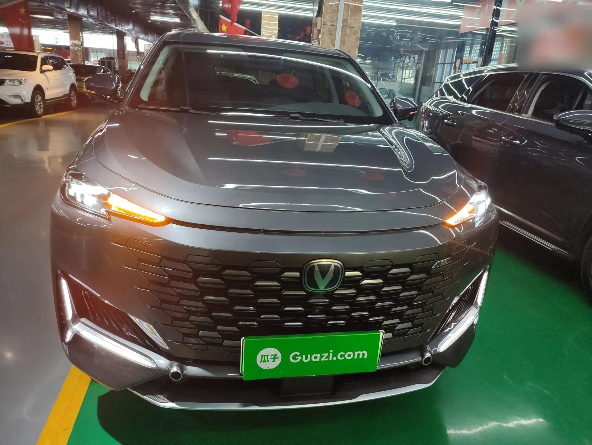 CHANGAN UNI-K iDD 2023 Zhidian iDD 1.5T 135km Smart & Fun Model — миниатюра 2