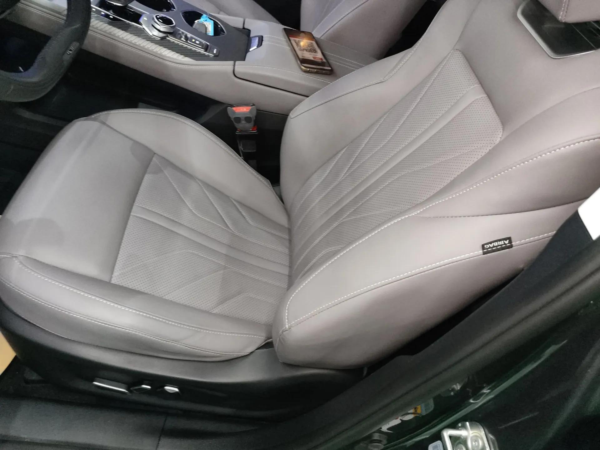 CHANGAN UNI-K iDD 2023 Zhidian iDD 1.5T 135km Smart & Fun Model — миниатюра 18