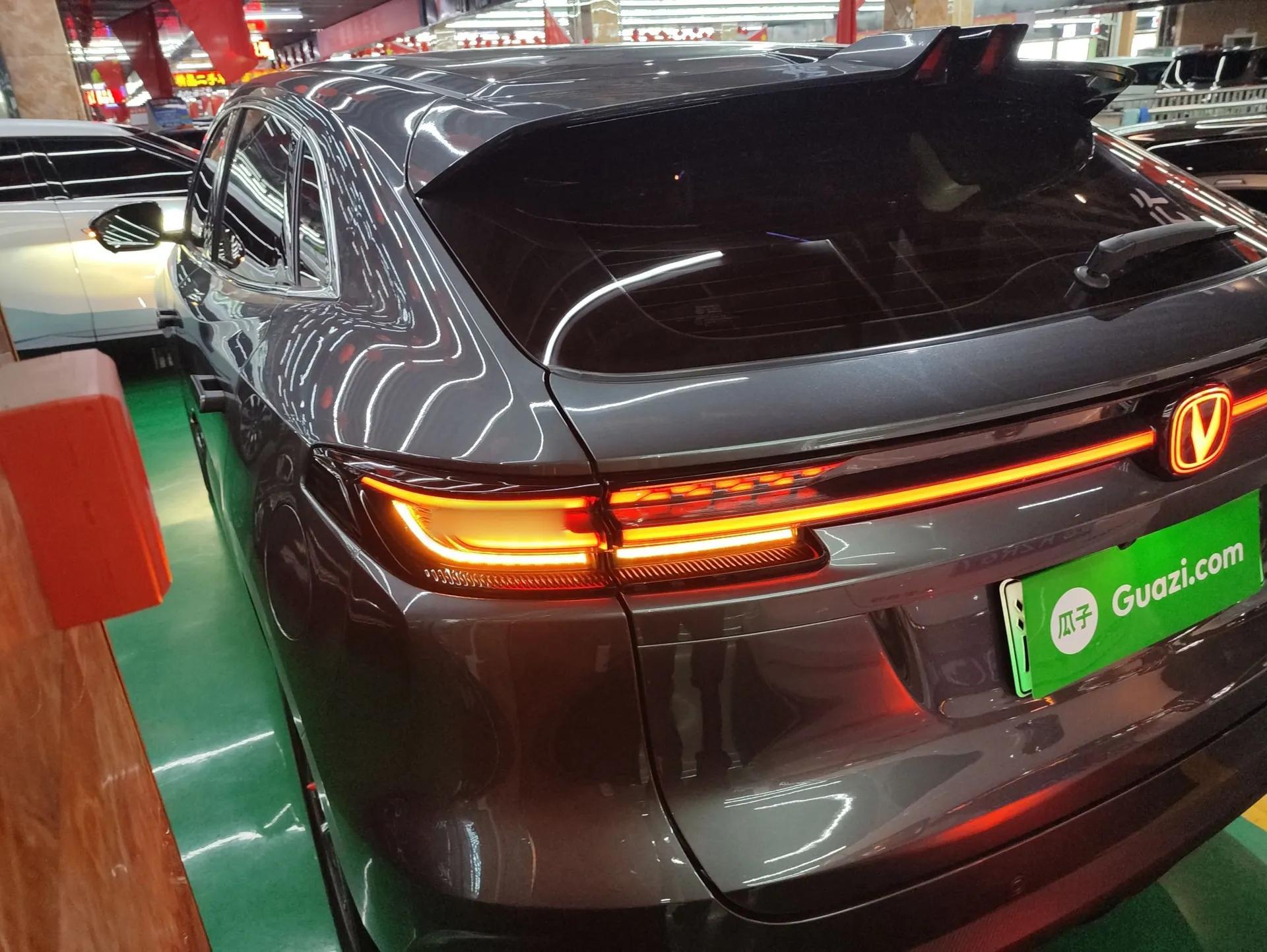 CHANGAN UNI-K iDD 2023 Zhidian iDD 1.5T 135km Smart & Fun Model — миниатюра 4