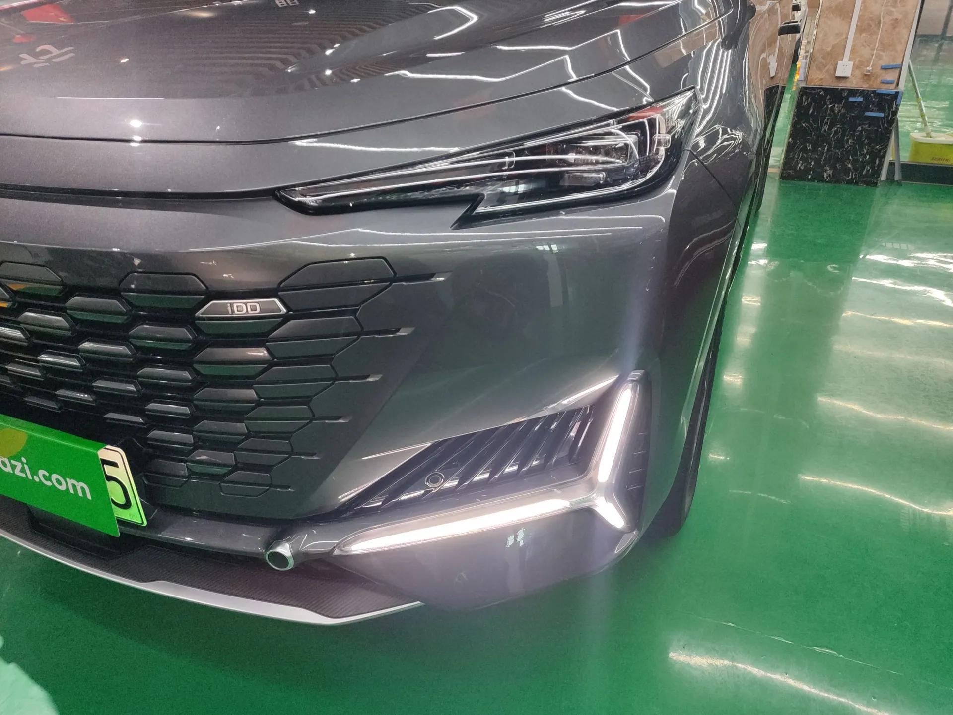 CHANGAN UNI-K iDD 2023 Zhidian iDD 1.5T 135km Smart & Fun Model — миниатюра 9
