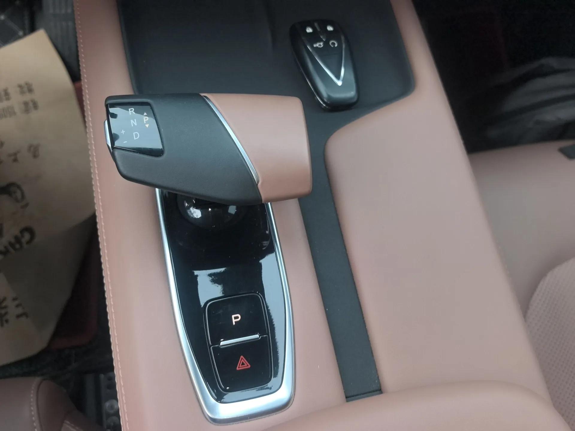 CHANGAN UNI-Z 2025 1.5T Premium Edition — миниатюра 17